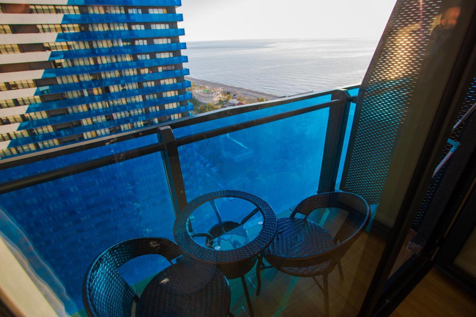 Best Location Apartments In Batumi Exteriör bild