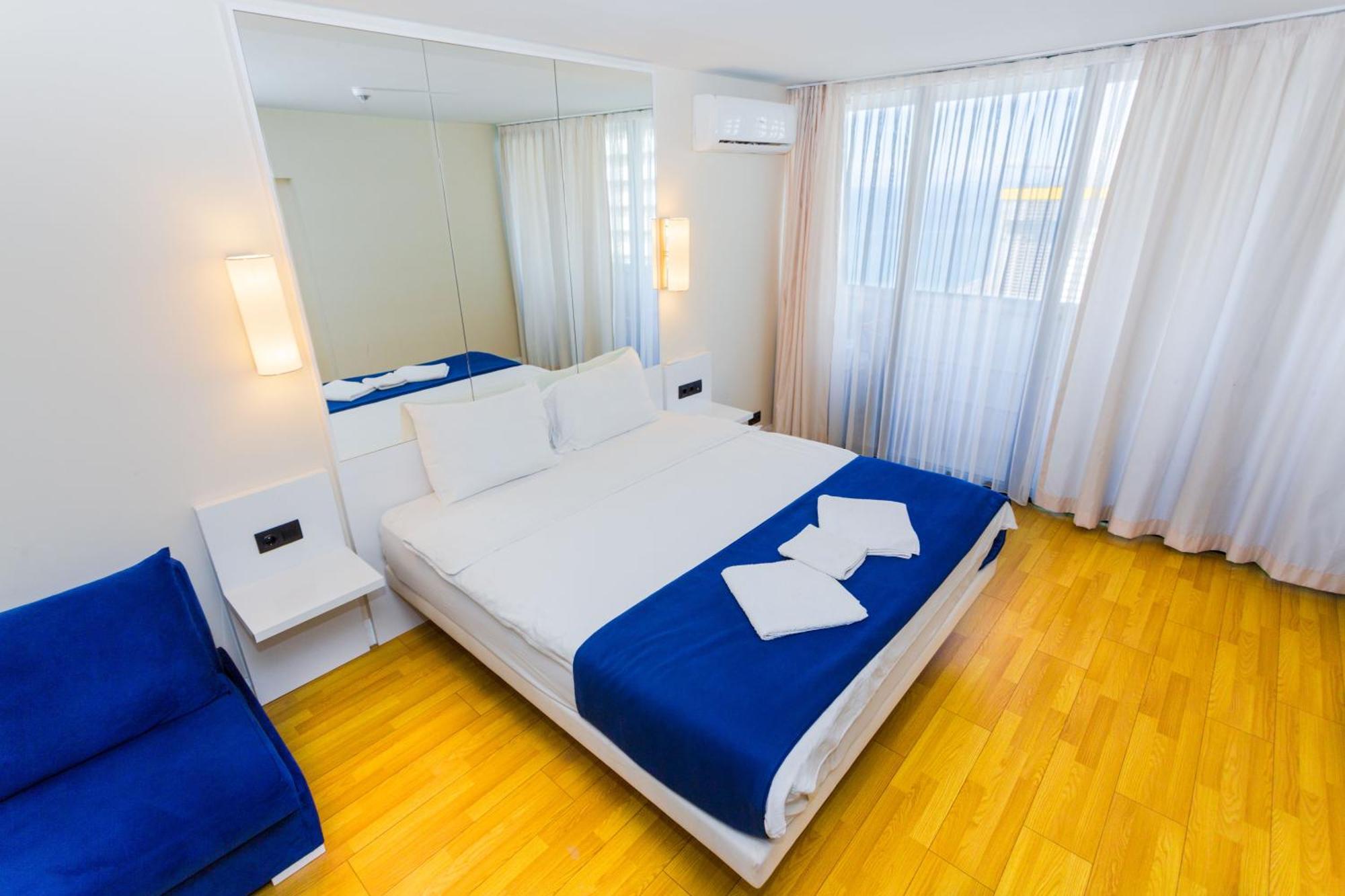 Best Location Apartments In Batumi Exteriör bild