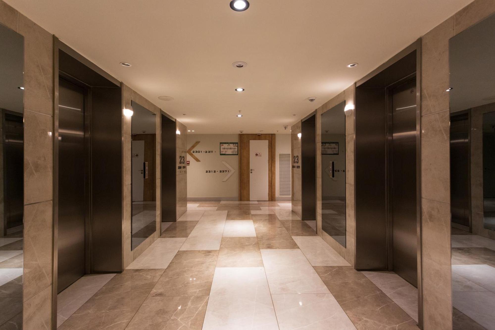 Best Location Apartments In Batumi Exteriör bild