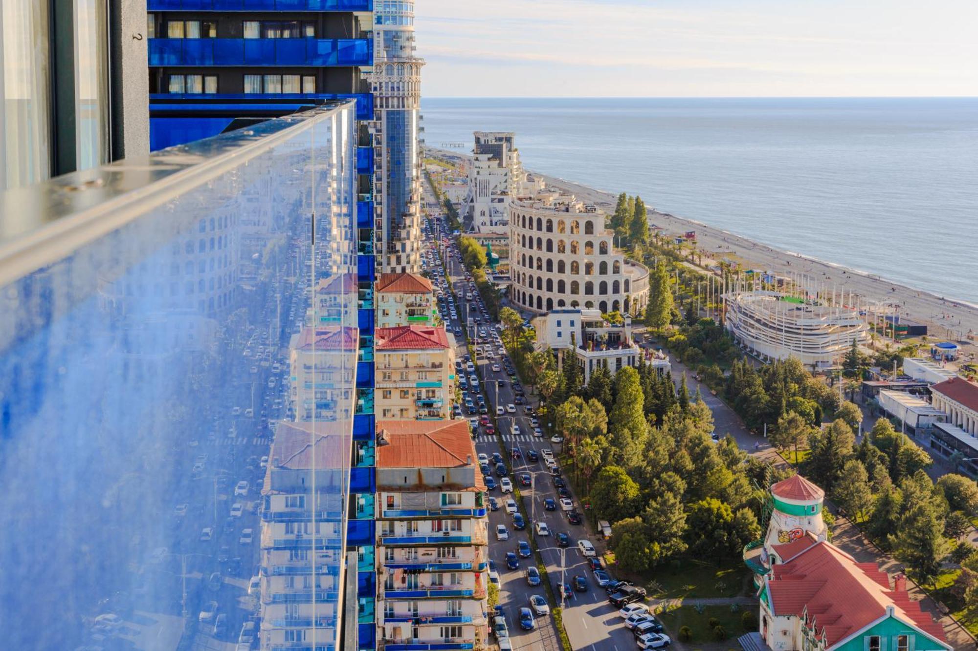 Best Location Apartments In Batumi Exteriör bild
