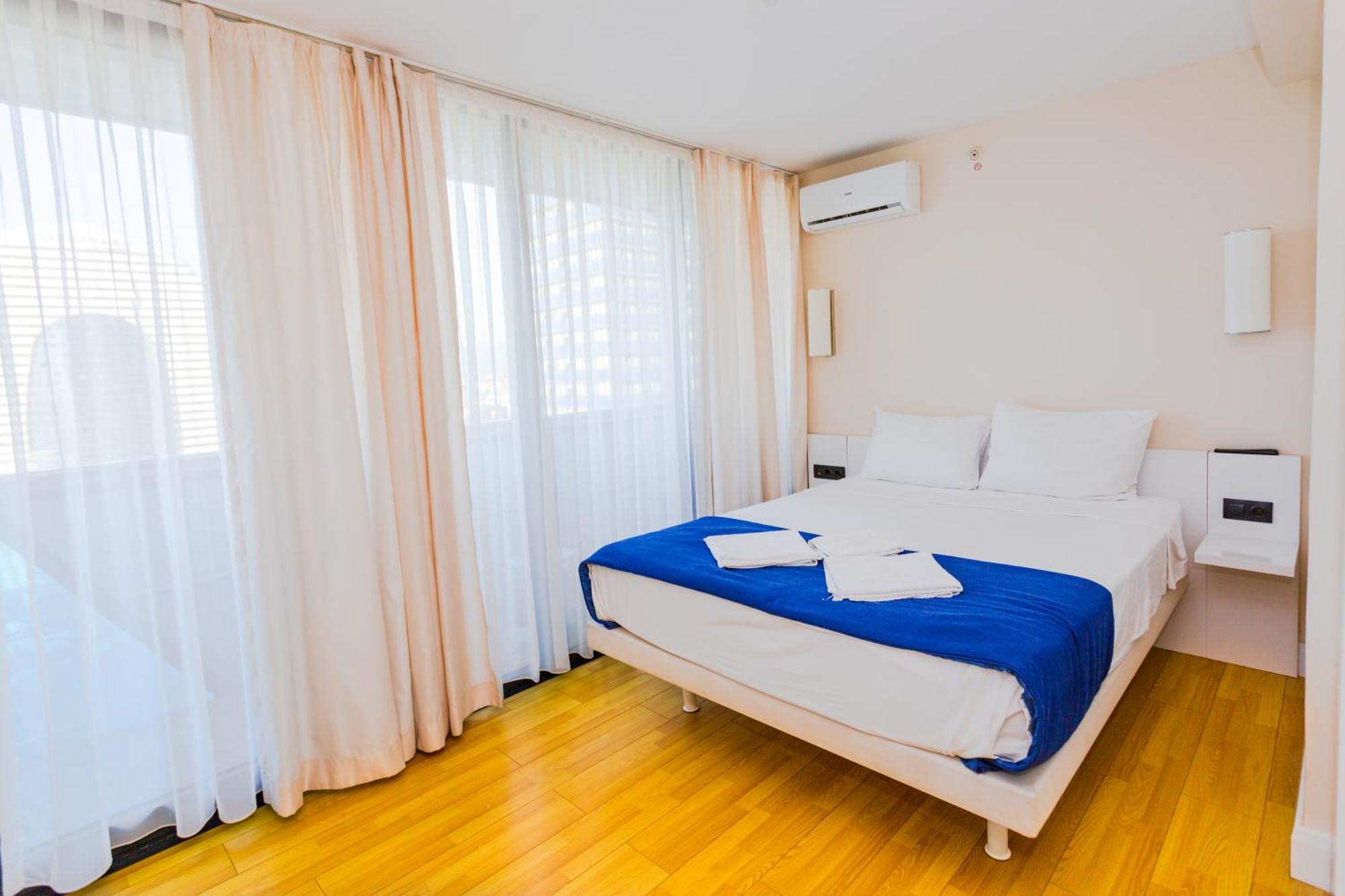 Best Location Apartments In Batumi Exteriör bild